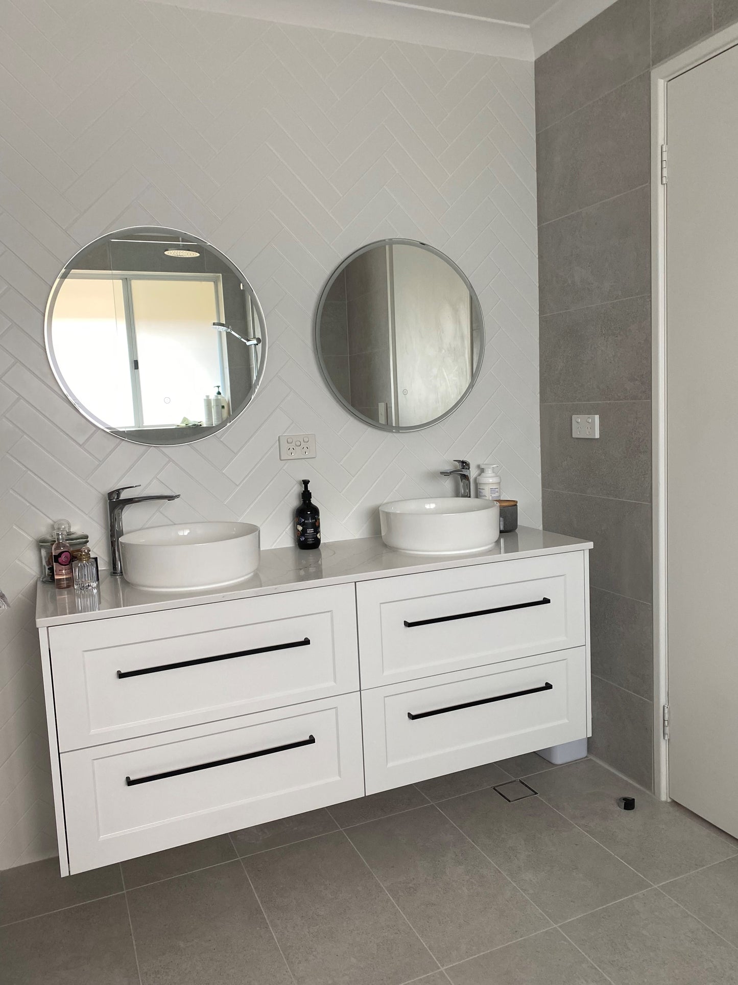 600X600 STFQ6002 QUARTZ GREY *