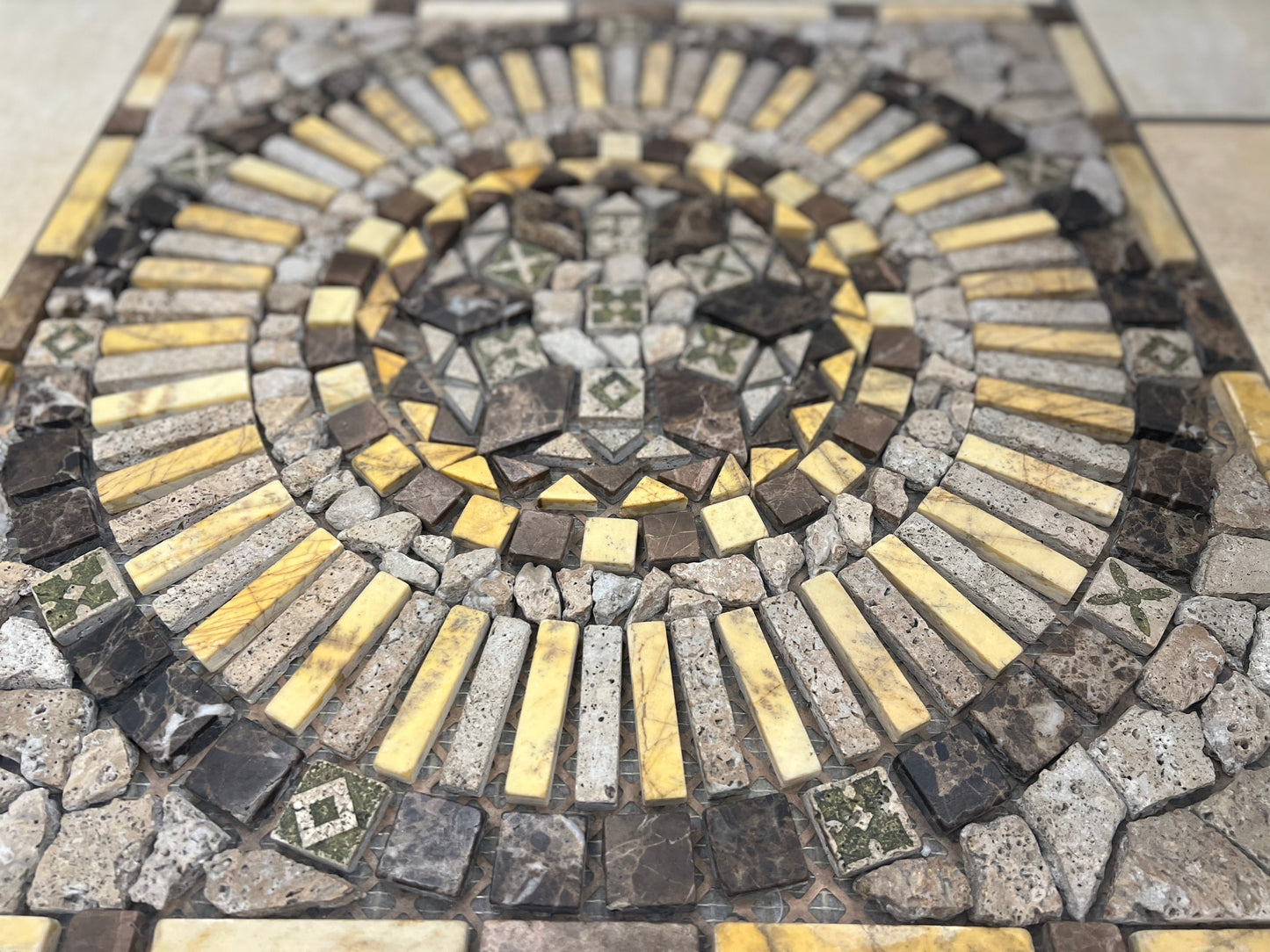 600X600 TRAV/YELLOW 01/10/13 D