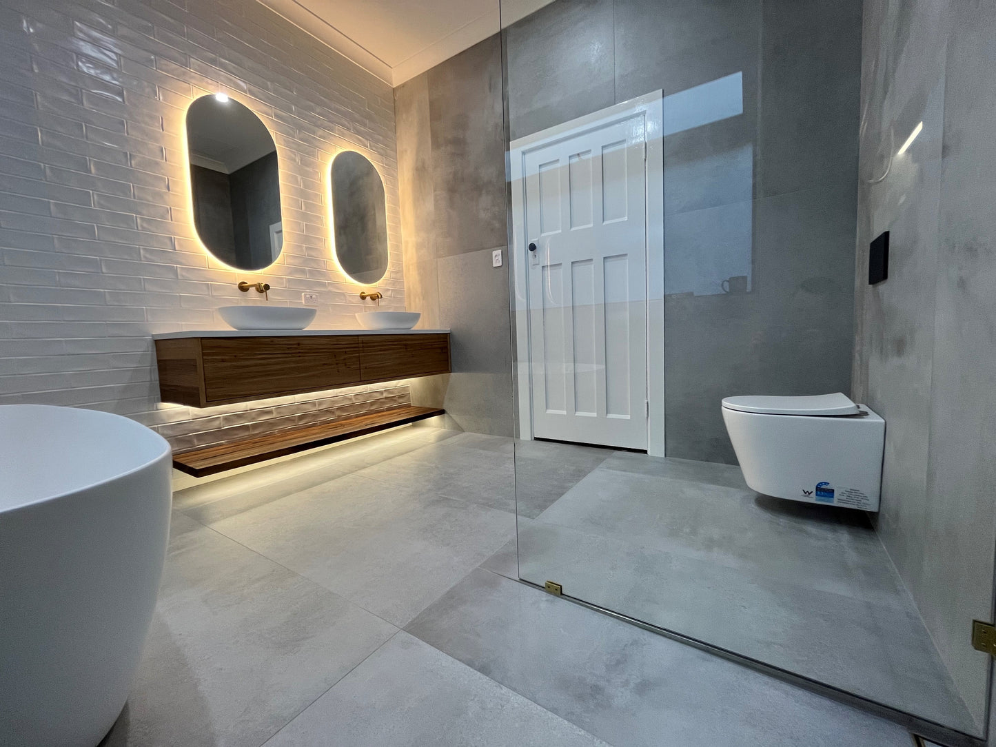 75x300 WHITE MATT WAVED